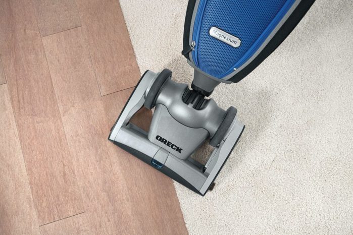 Top Vacuums Under $500: Oreck Magnesium RS Swivel-Steering LW1500RS vs Oreck Elevate Conquer UK30300