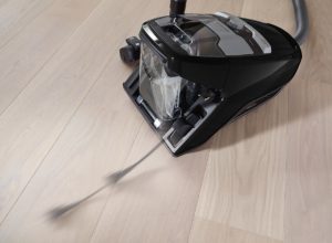 Miele 41KCE038CDN Blizzard Cx1 Hard Floor Cleaner Review, Total Care Comparison