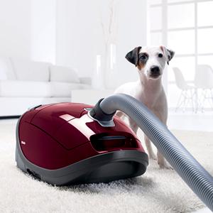 (Canada) Miele Complete C3 Cat & Dog Tayberry Red Review, White Comparison